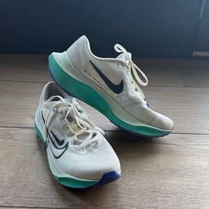 Nike Women's Zoom Fly 5 Training Shoes